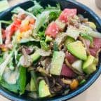 Best Tuna Poke Bowl in Los Angeles, CA